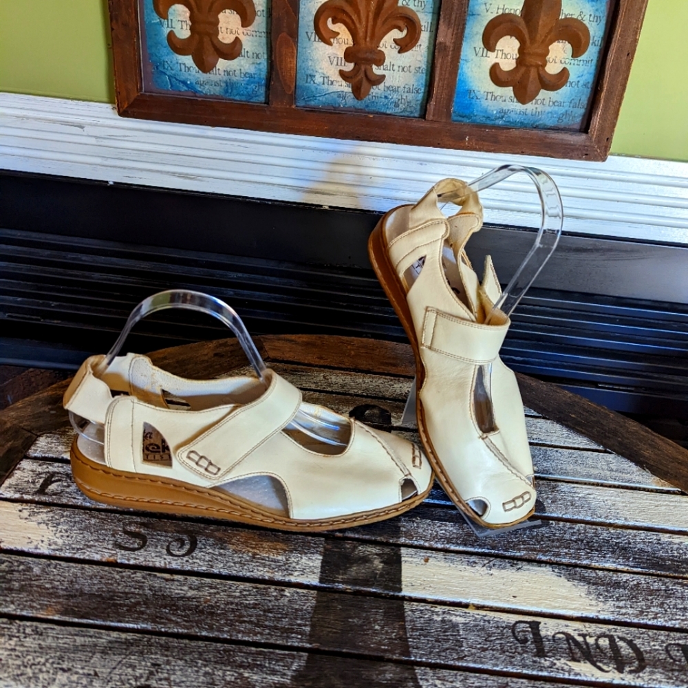 Reiker Cream Shoes/Sandals | EU 40 | US 9